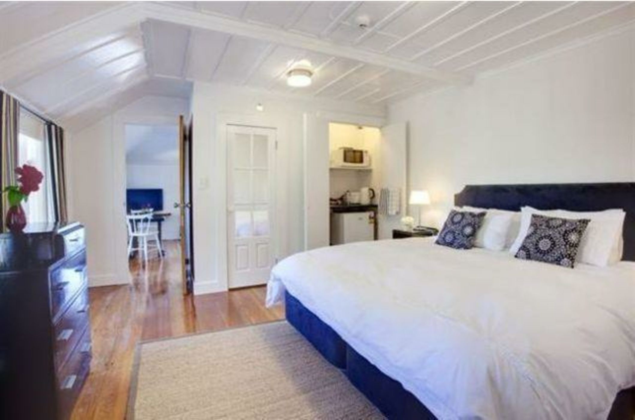 The Old Oak Boutique Hotel