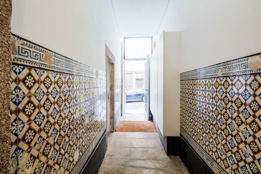 The Almada Flats