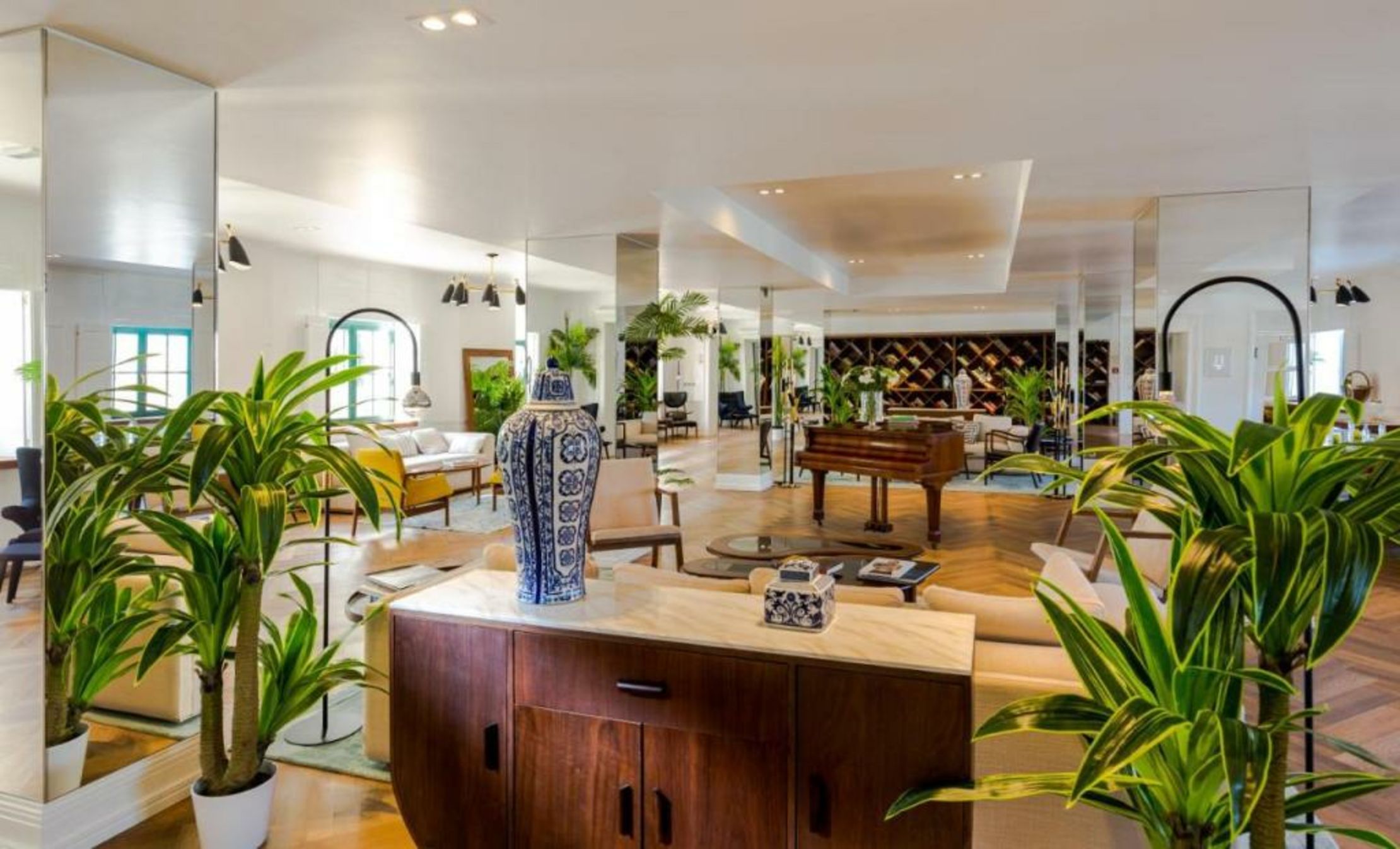 Hotel Brown Beach House & Spa