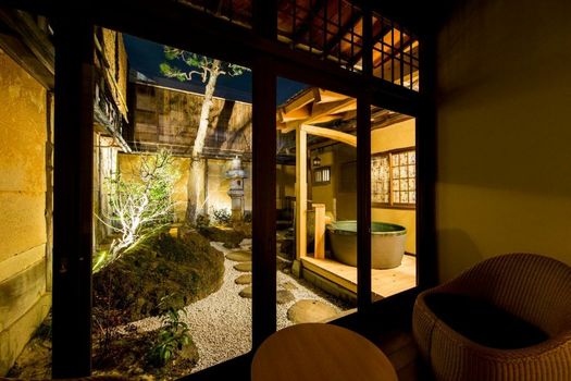 Nazuna Kyoto Nijo-jo