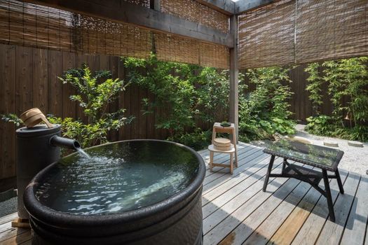 Nazuna Kyoto Nijo-jo