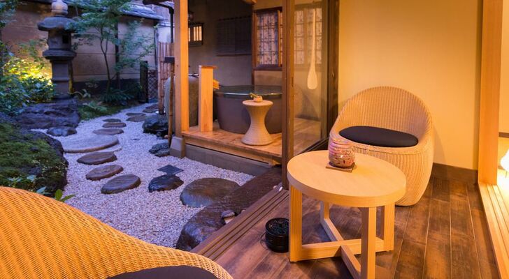 Nazuna Kyoto Nijo-jo (Cha no Yado)