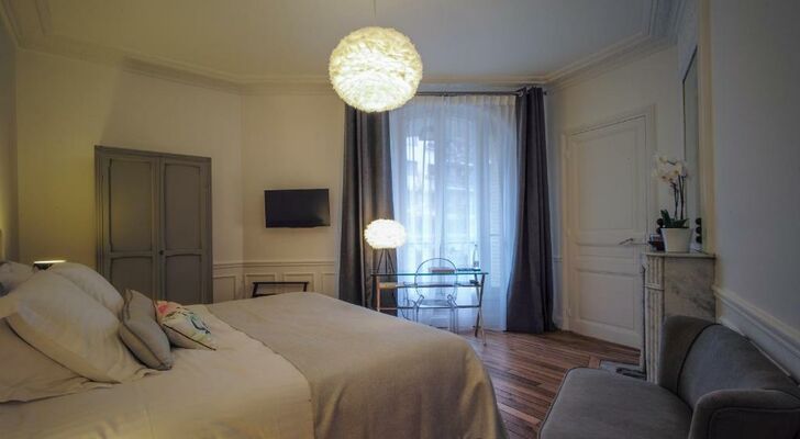 Relais12bis Bed & Breakfast By Eiffel Tower