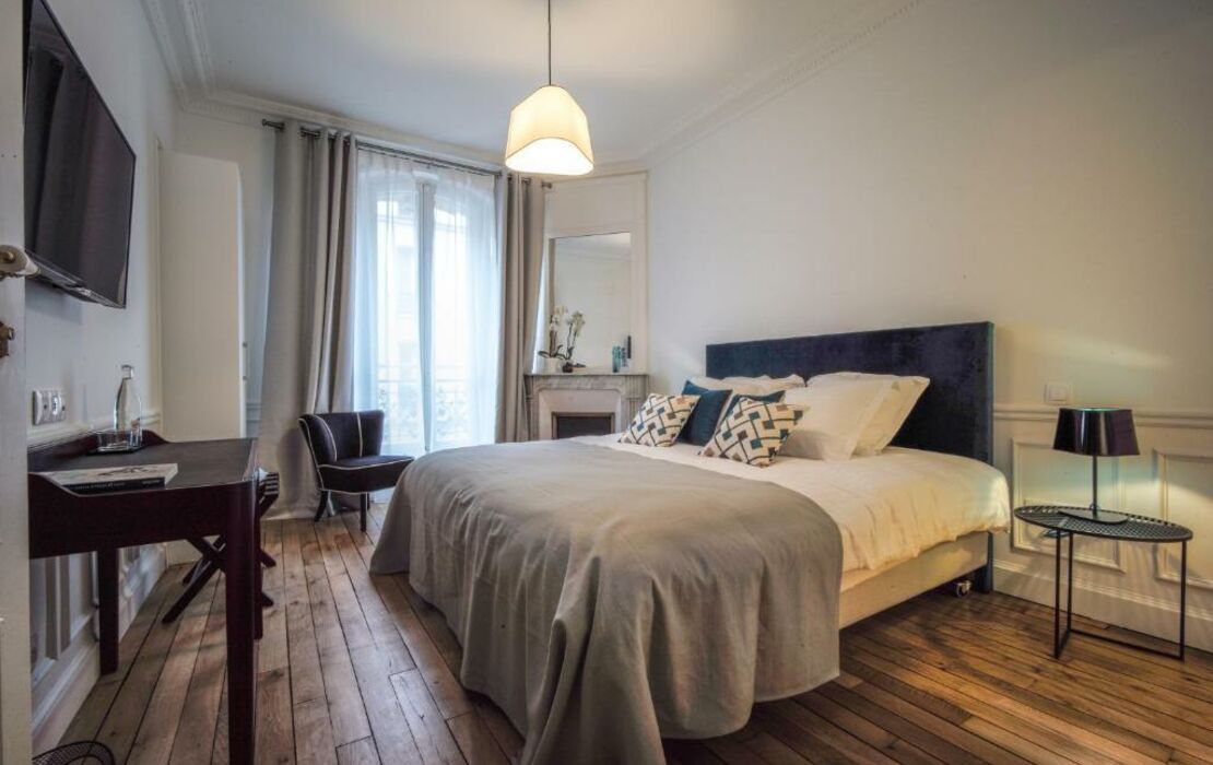 Relais12bis Bed & Breakfast By Eiffel Tower, a Design Boutique Hotel