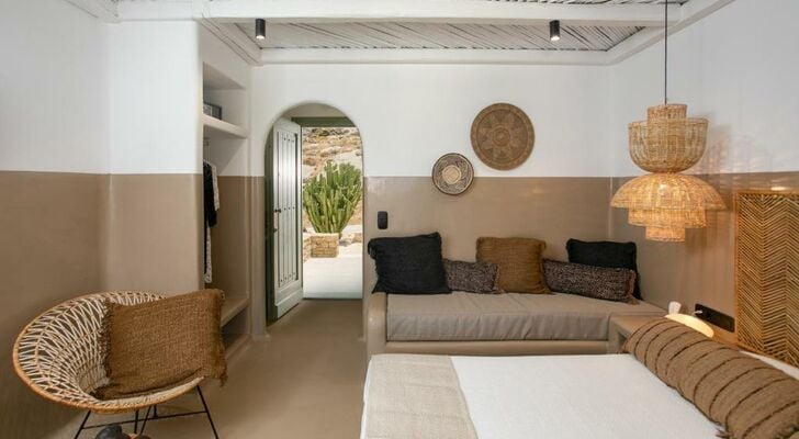 Naxos Euphoria Suites