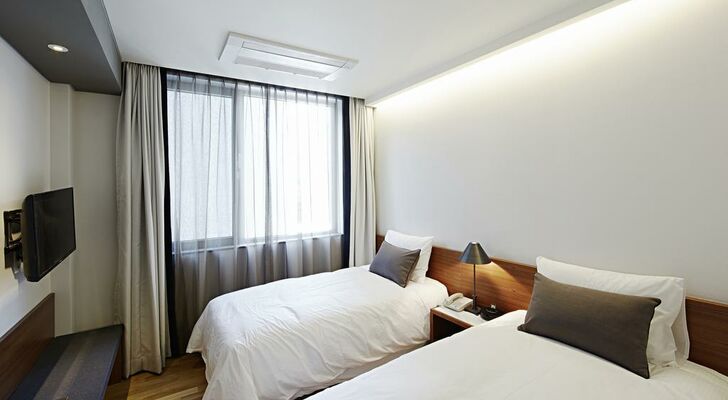 Floral Hotel ShinShin Seoul Myeongdong