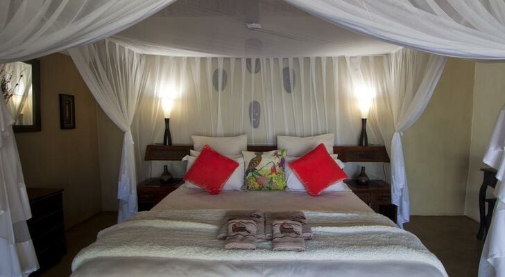 Naledi Bushlodge