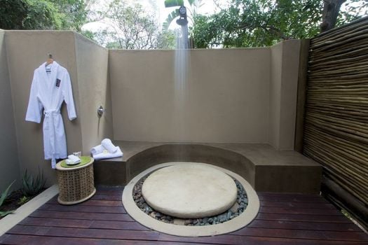 Naledi Bushlodge