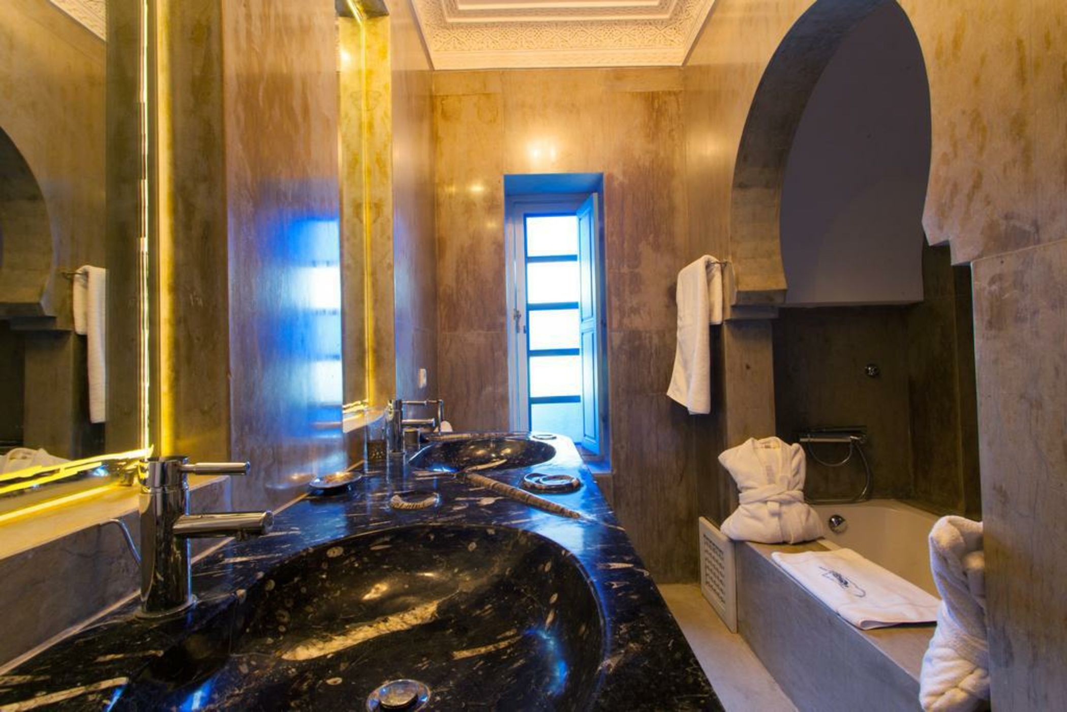 Riad Le Perroquet Bleu Suites & Spa