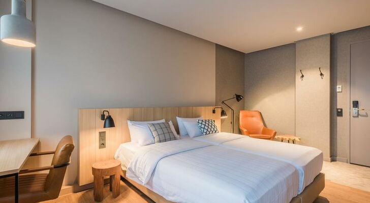 Urban Lodge Hotel