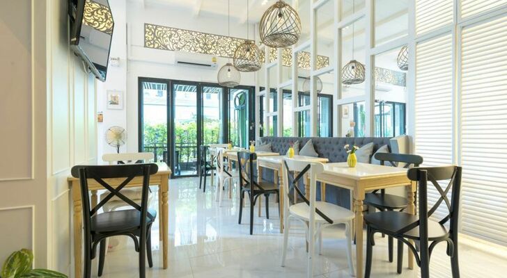 White Ivory Bed And Breakfast
