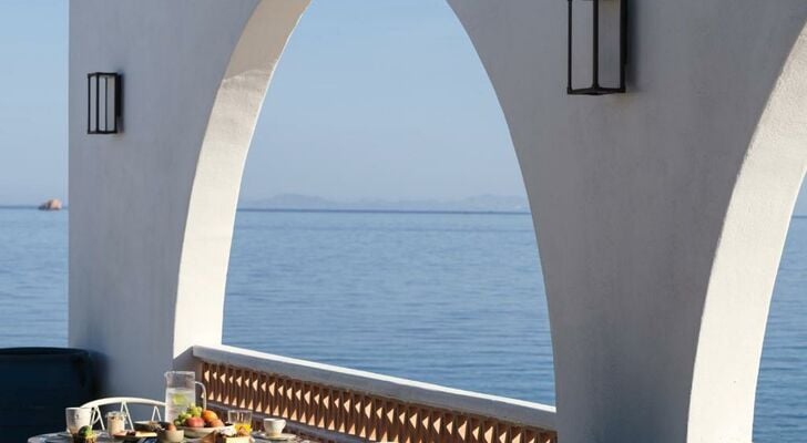 Andronis Minois - Small Luxury Hotels of the World