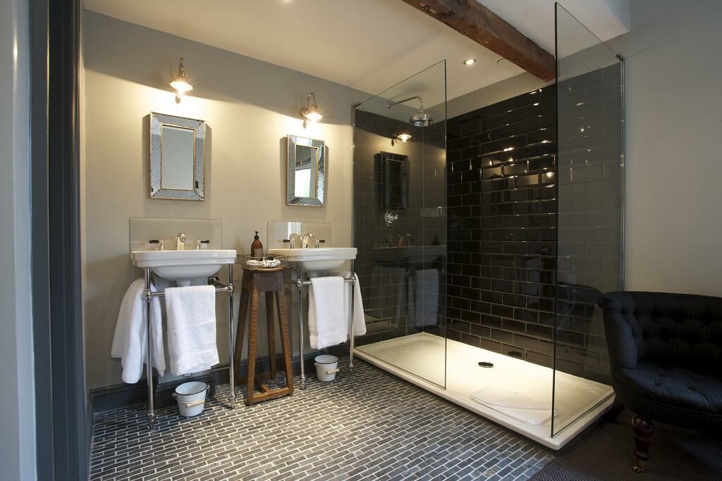 The Wheatsheaf Inn Deluxe Double Room The Wheatsheaf Inn Deluxe Double Room