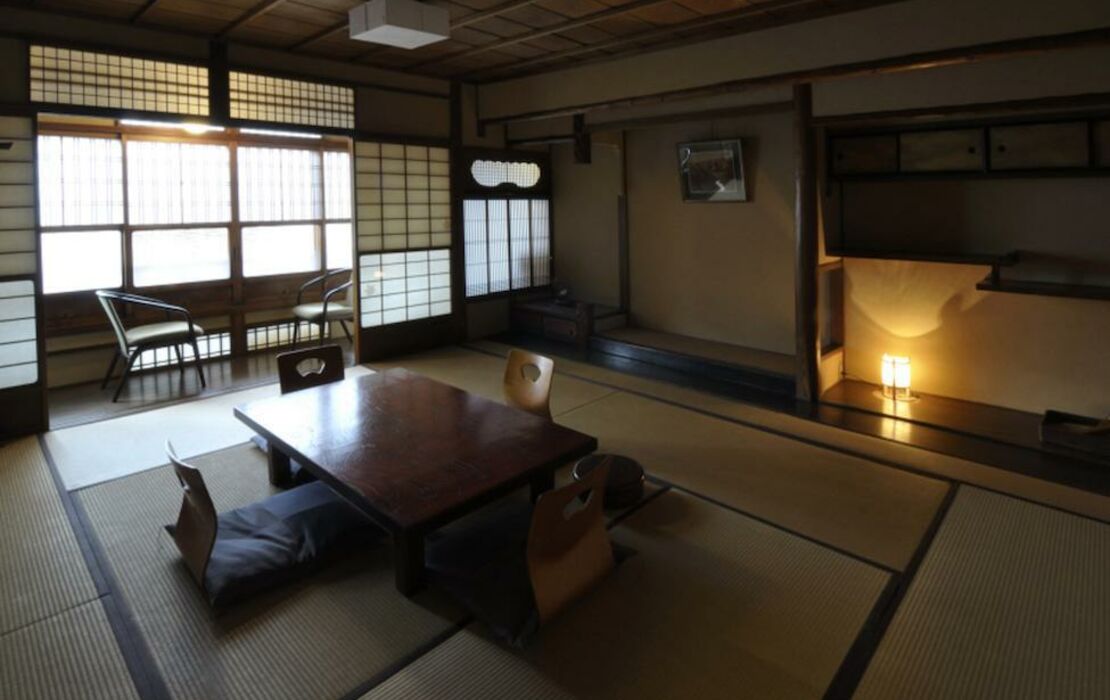 Traditional Kyoto Inn serving Kyoto cuisine IZYASU - Former Ryokan Izuyasui
