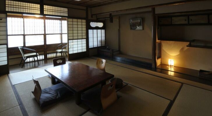 Traditional Kyoto Inn serving Kyoto cuisine IZYASU - Former Ryokan Izuyasui