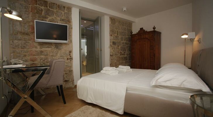 Heritage Hotel 19