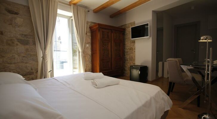 Heritage Hotel 19