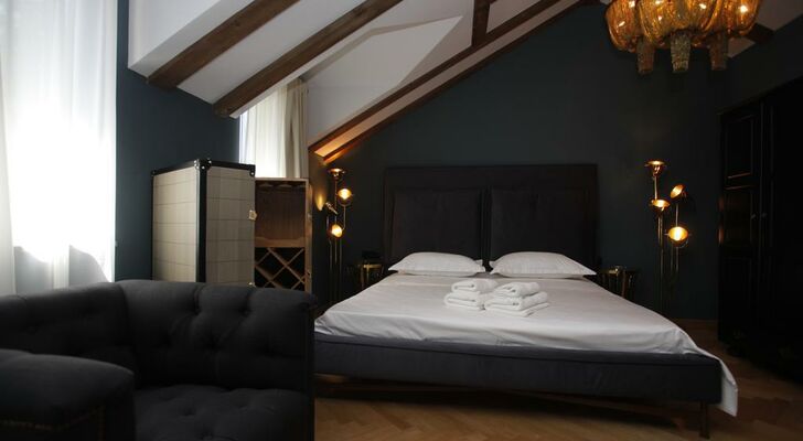 Heritage Hotel 19