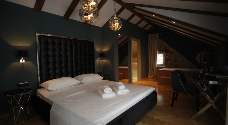 Heritage Hotel 19