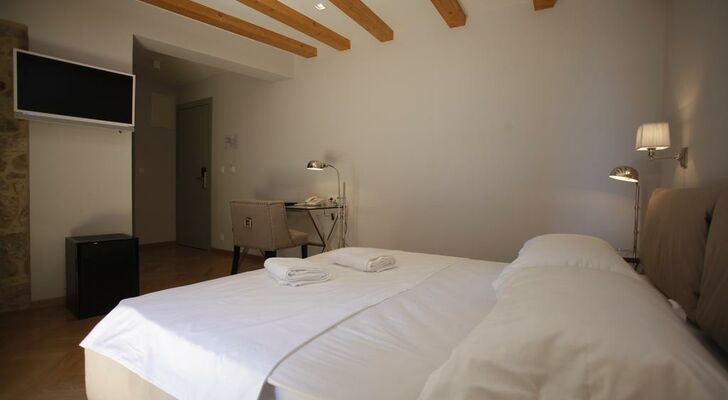 Heritage Hotel 19