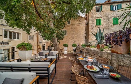 Heritage Hotel 19