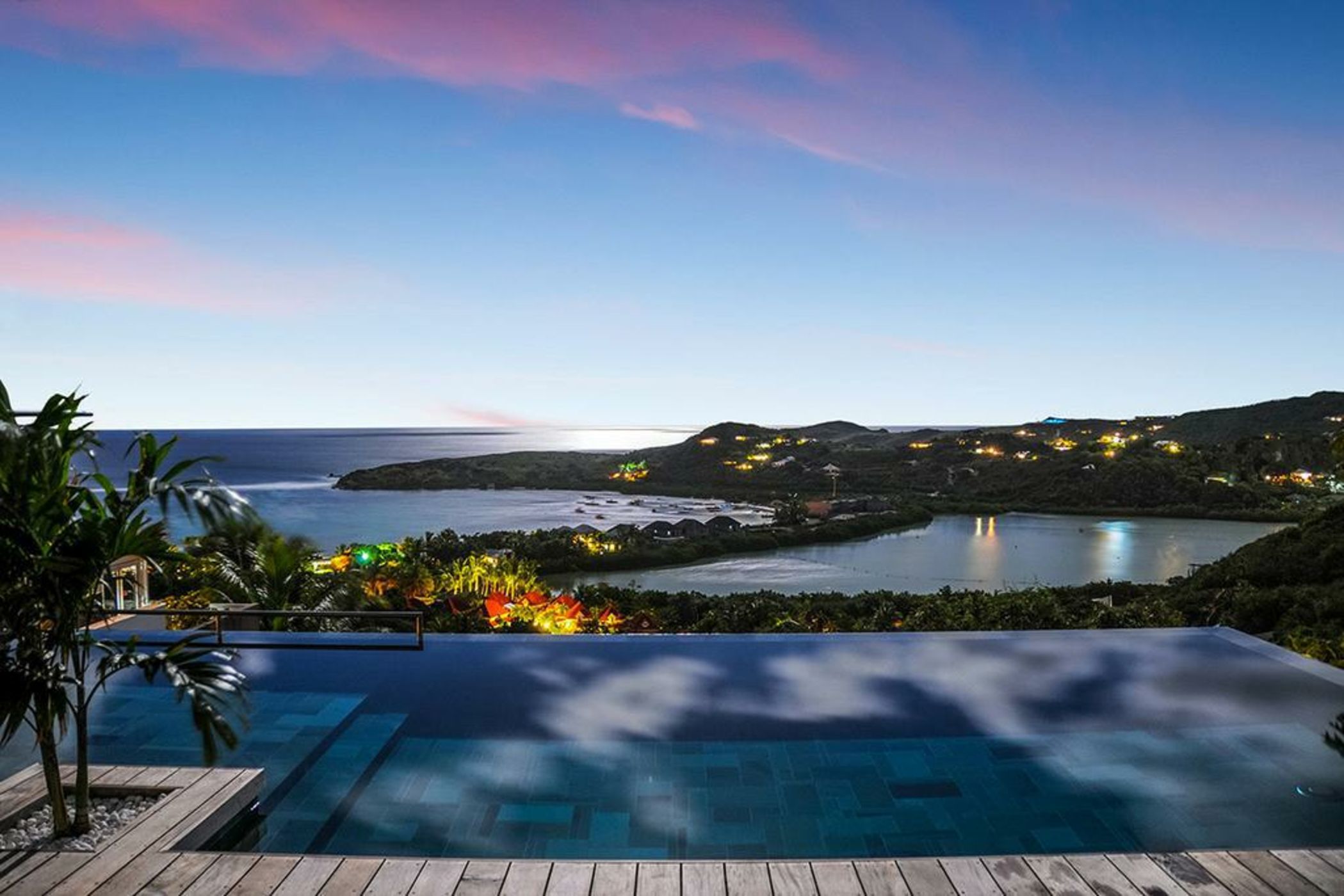 Black Pearl 115379-101537