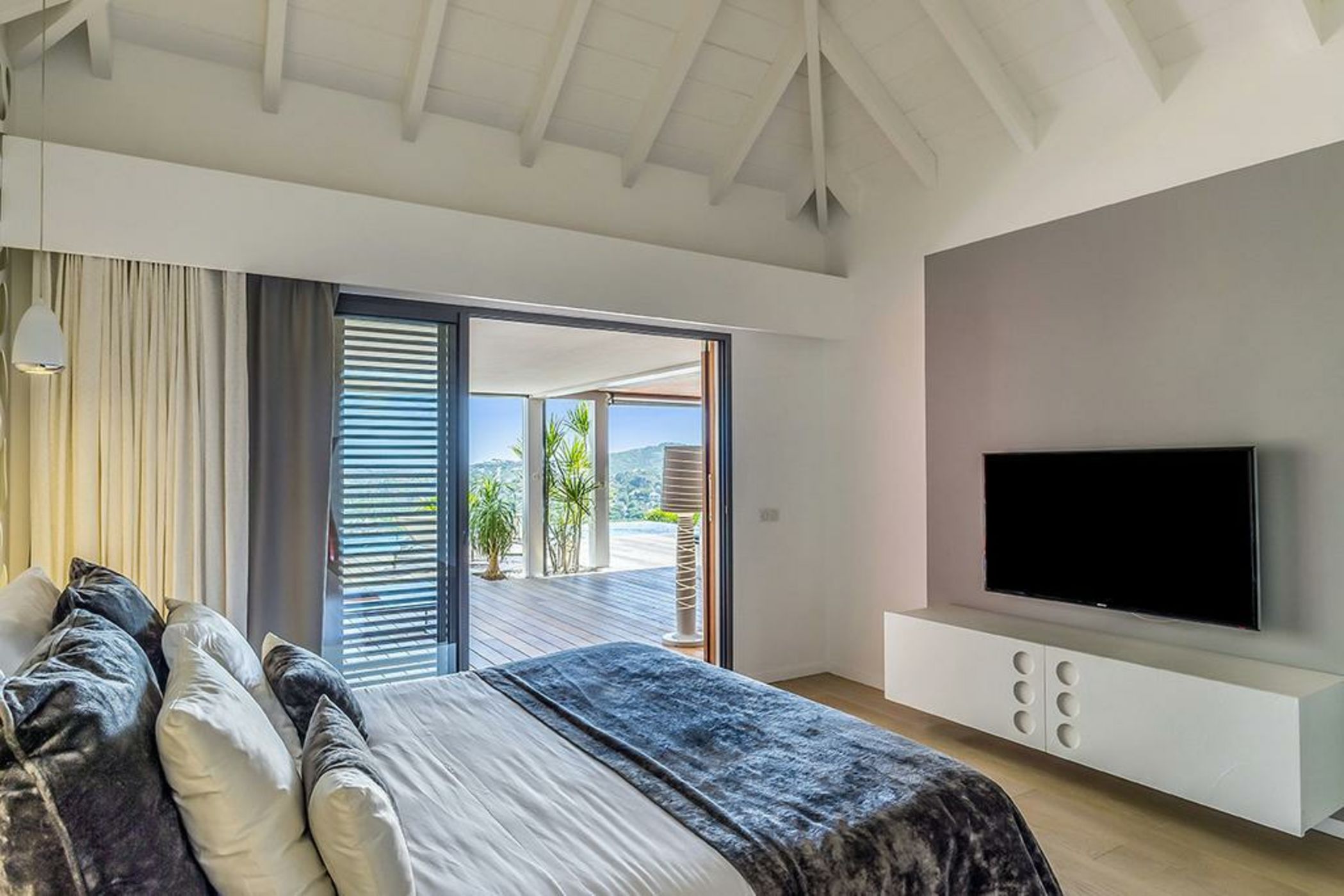 Black Pearl 115379-101537