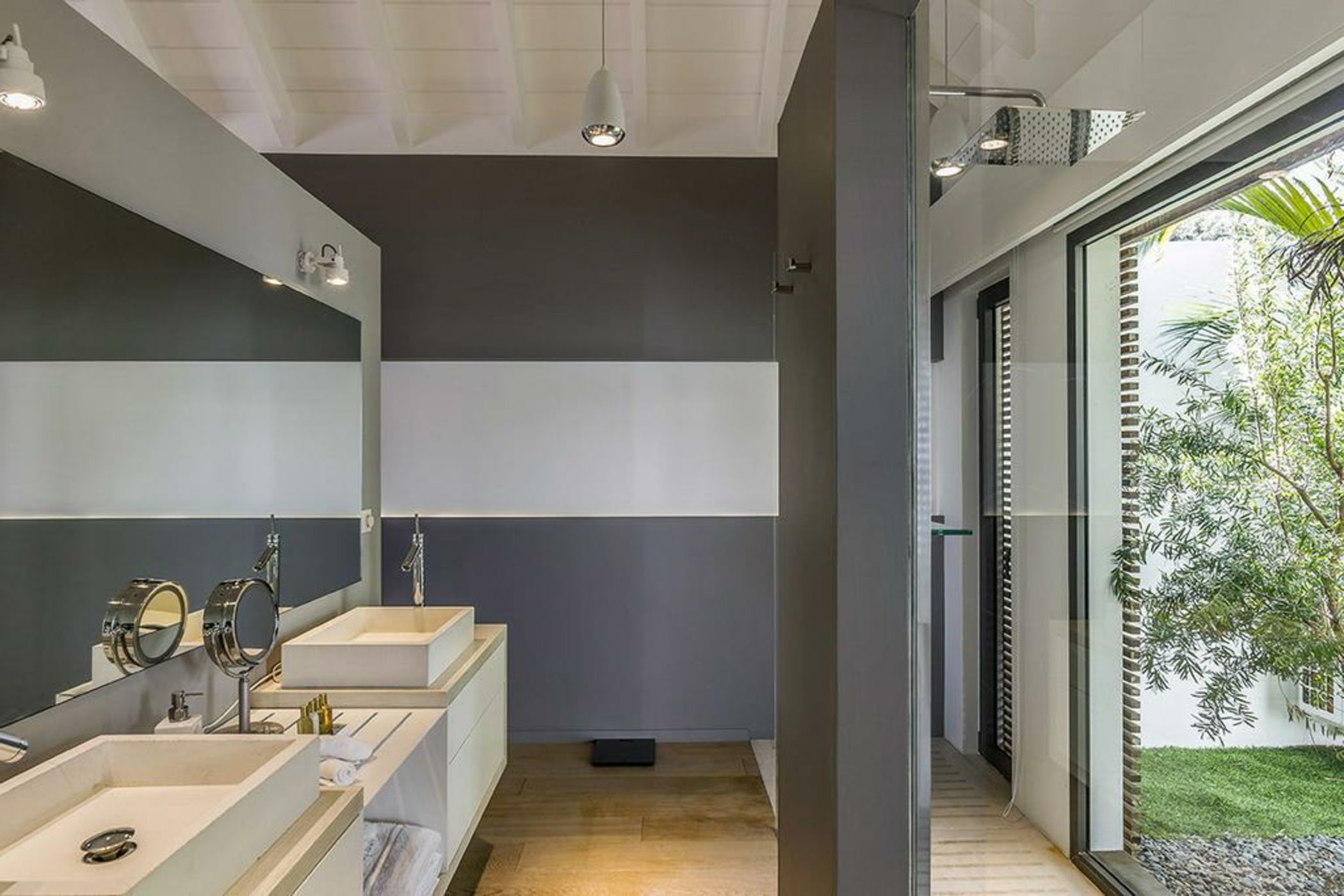 Black Pearl 115379-101537