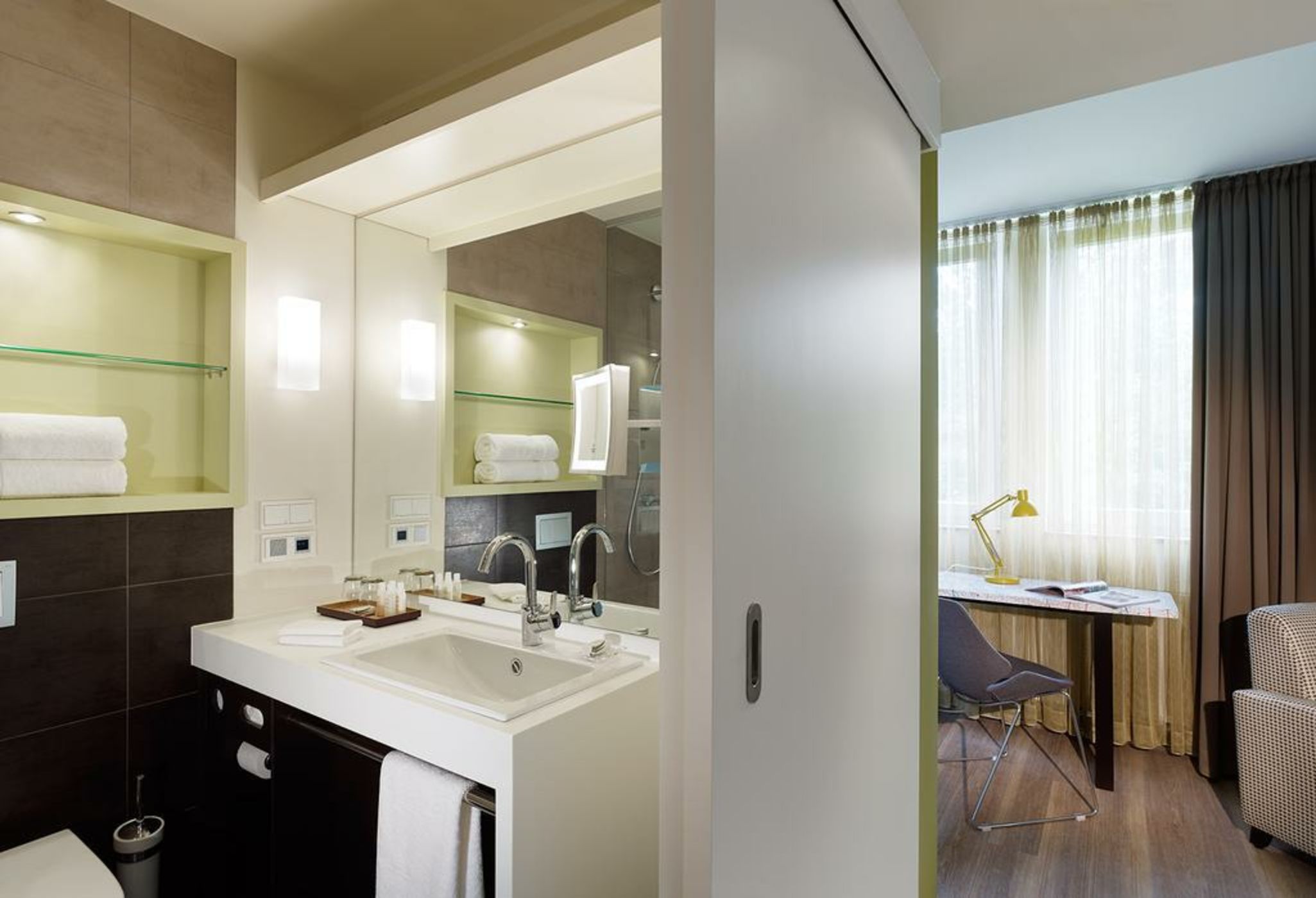 Hotel Indigo - Dusseldorf - Victoriaplatz, an IHG Hotel