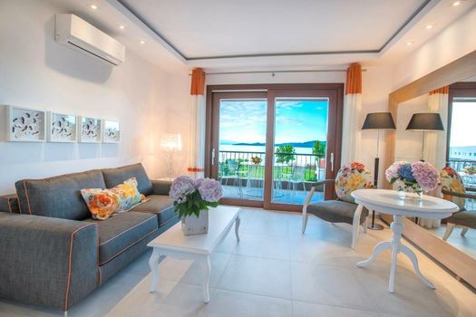 Avaton Luxury Hotel & Villas – Relais & Chateaux