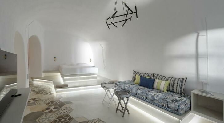 Solstice Luxury Suites