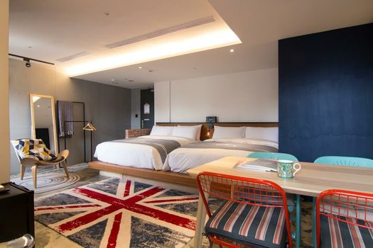 Chill Roof Hotel