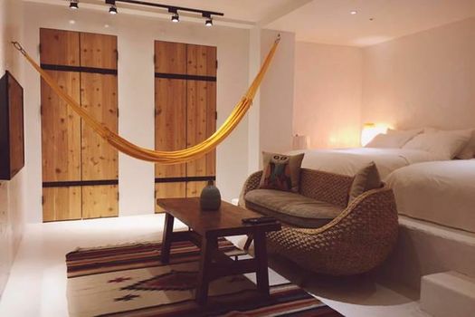 Chill Roof Hotel