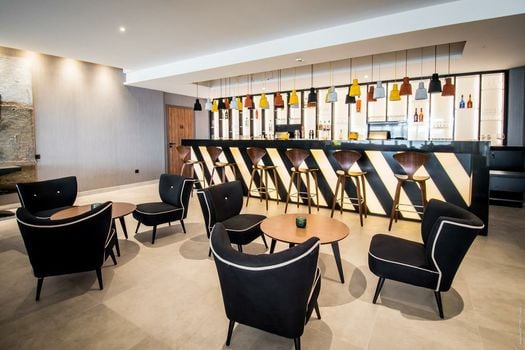 Simon Hotel