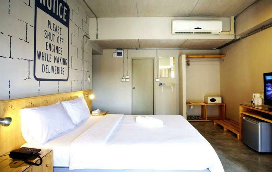 Siri Oriental Bangkok Hotel - SHA Extra Plus