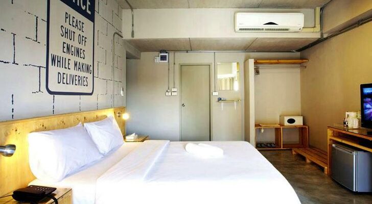 Siri Oriental Bangkok Hotel - SHA Extra Plus