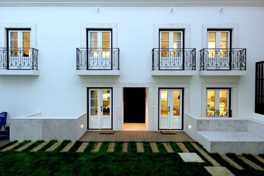 Alma Moura Residences