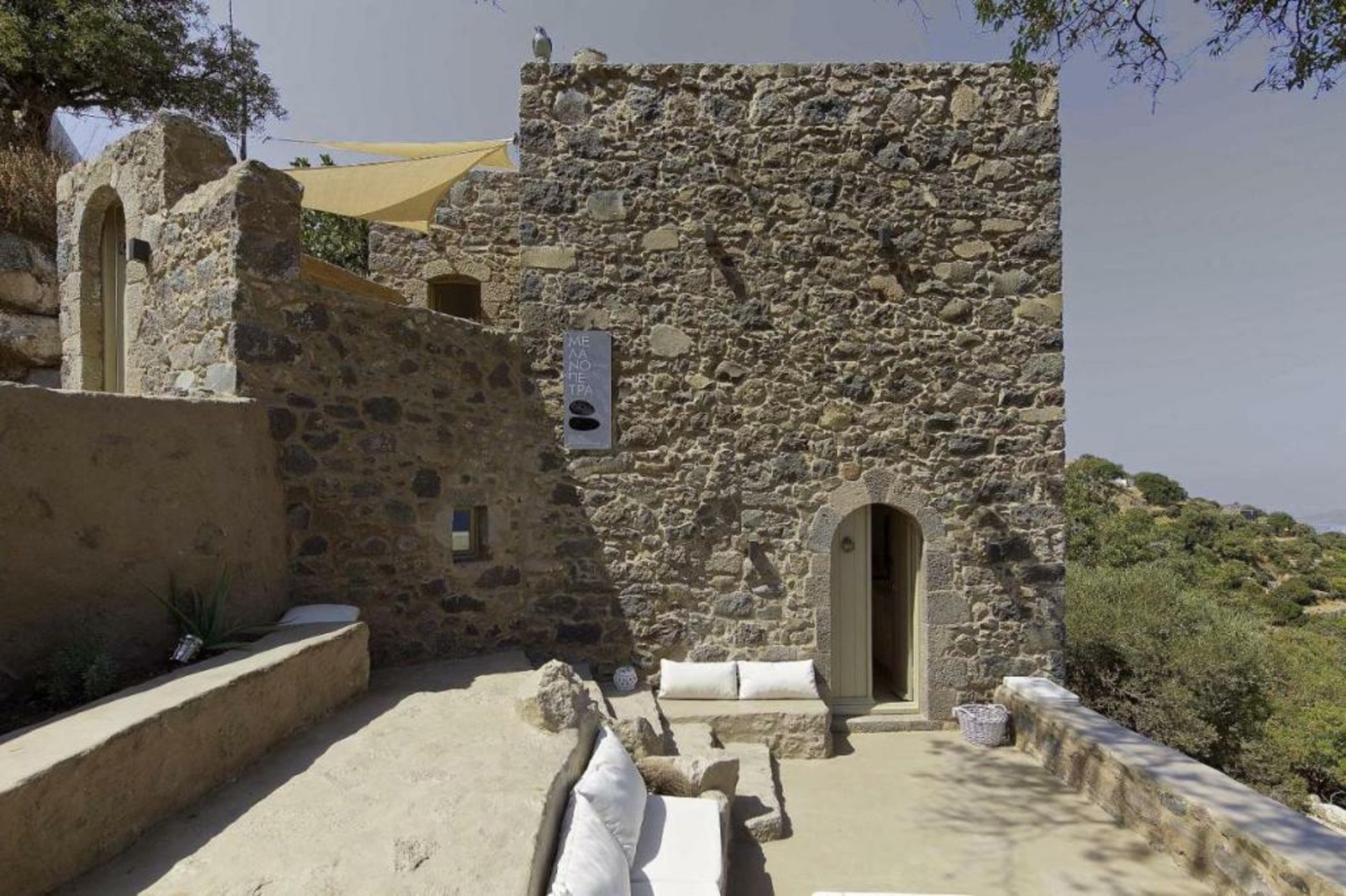 MELANOPETRA boutique apartments