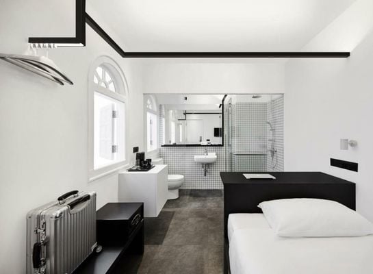 Hotel Mono