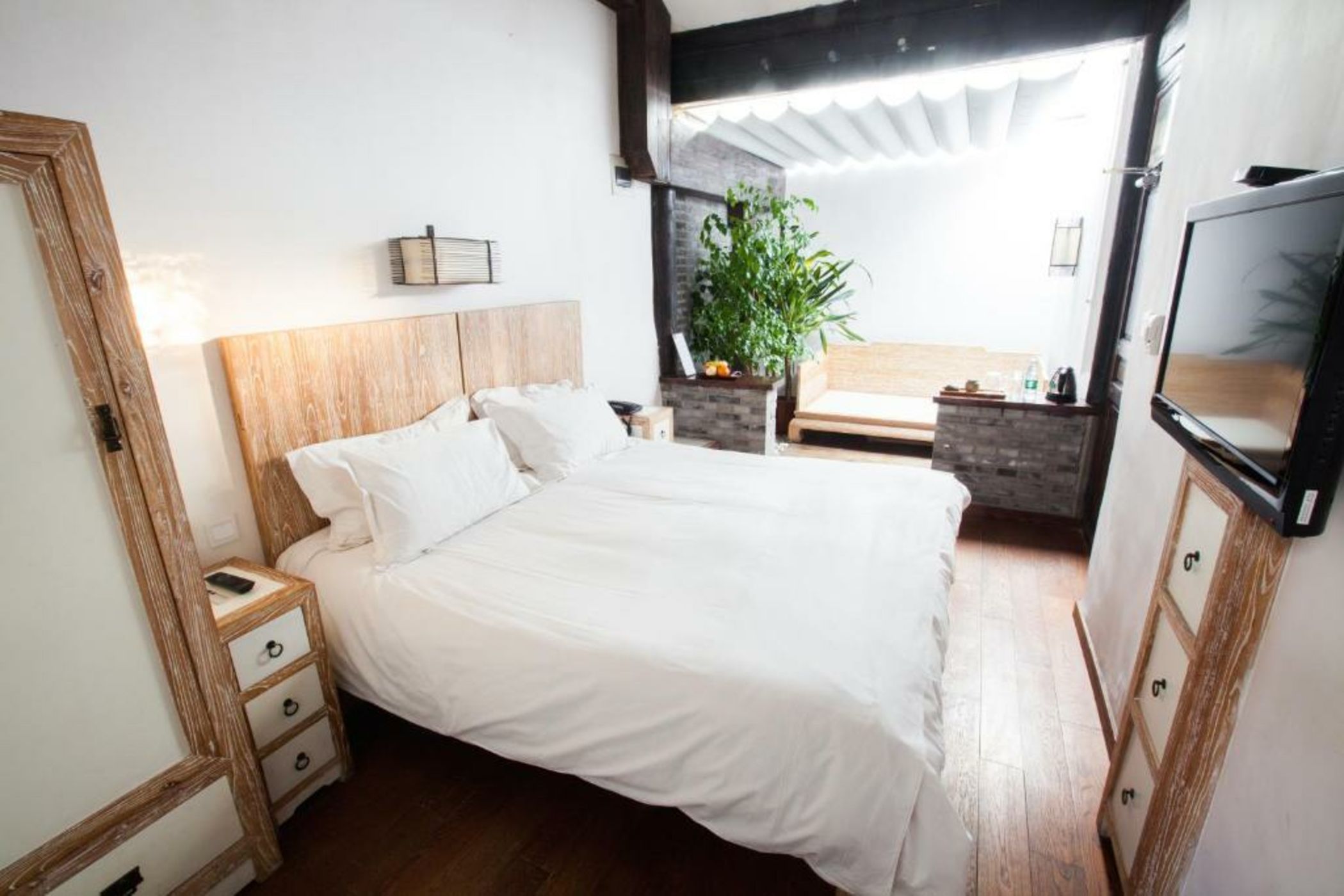 The Orchid Hotel - Old Town & Drum Tower