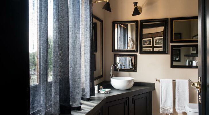 Velona's Jungle Luxury Suites