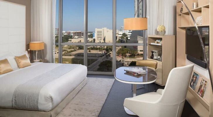 The Gabriel Miami Downtown, Curio Collection by Hilton