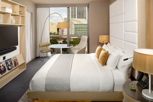 The Gabriel Miami Downtown, Curio Collection by Hilton