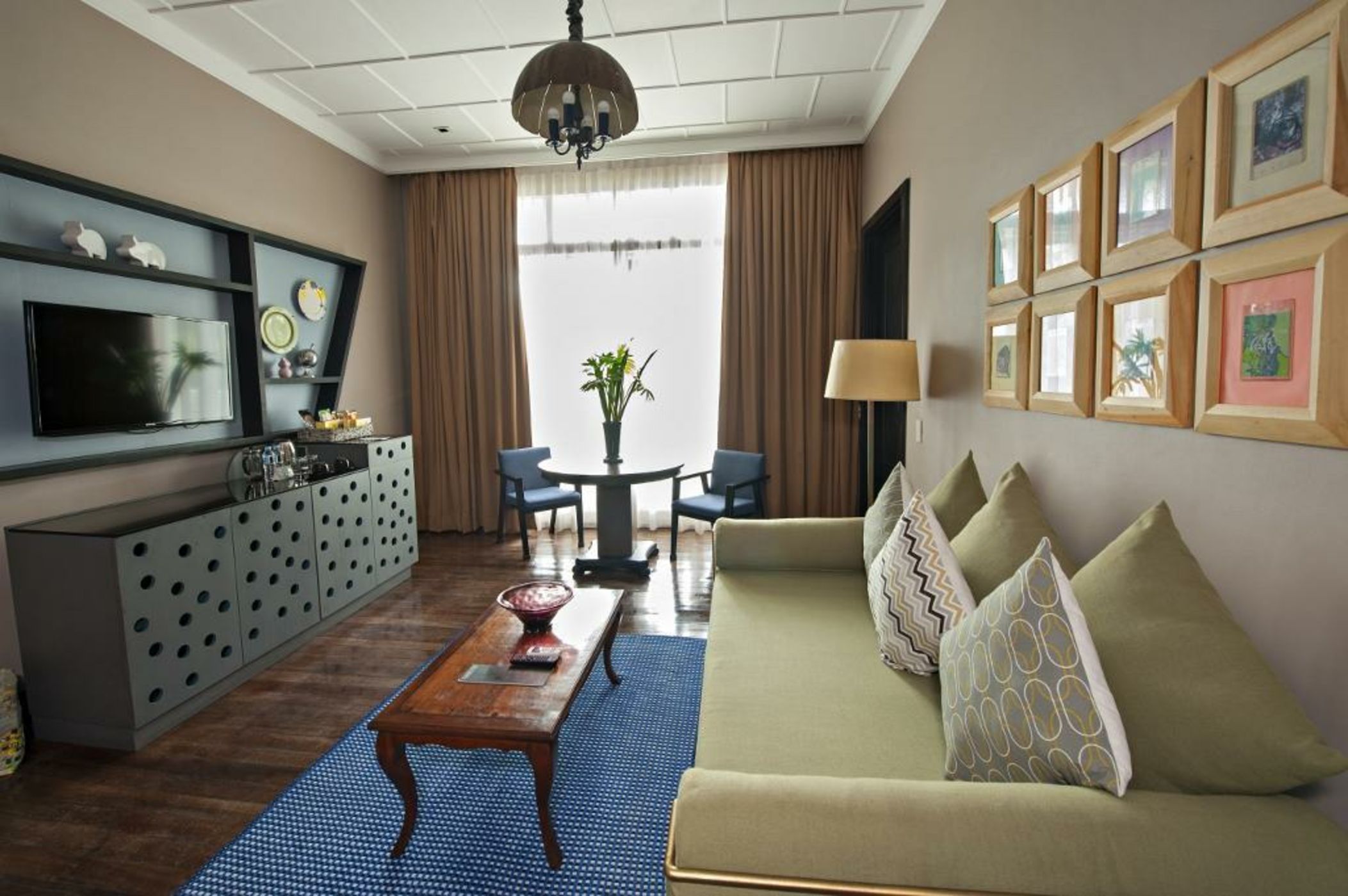 The Henry Hotel Manila