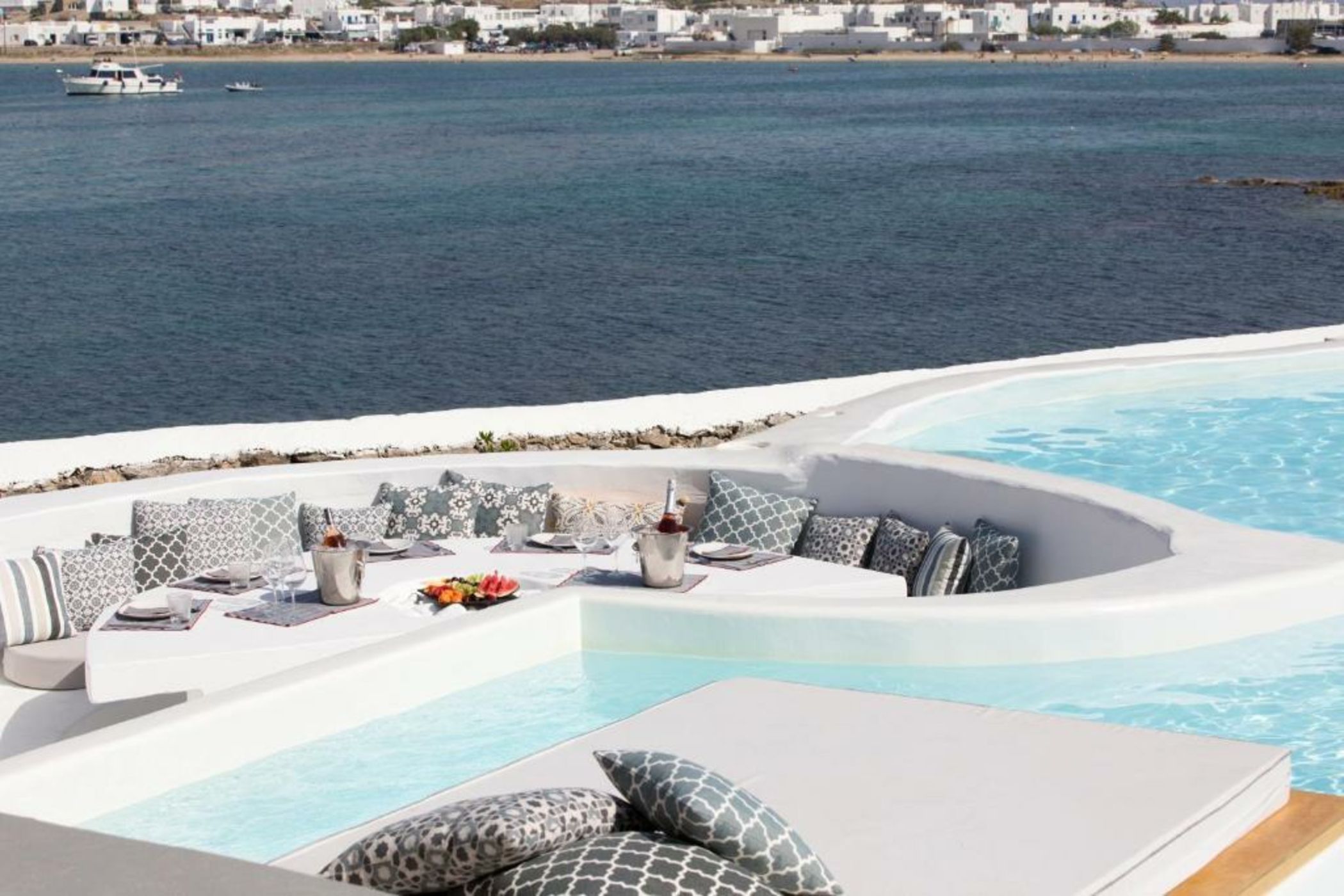 DreamBox Mykonos Suites