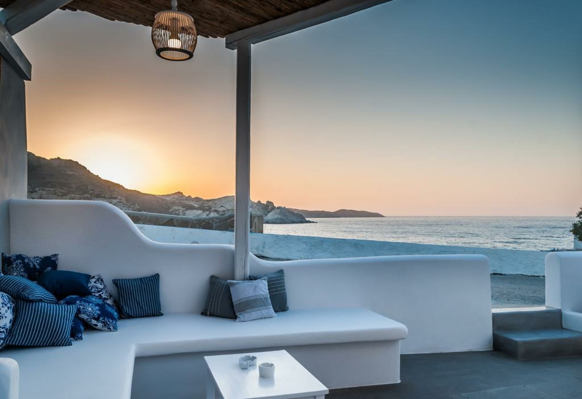 Aerides Mandrakia Milos