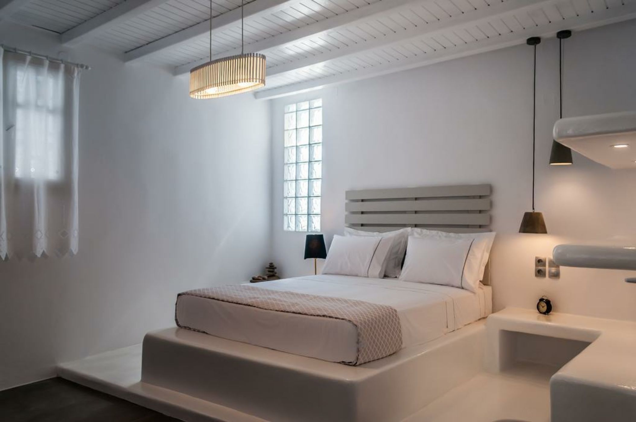 Aerides Mandrakia Milos