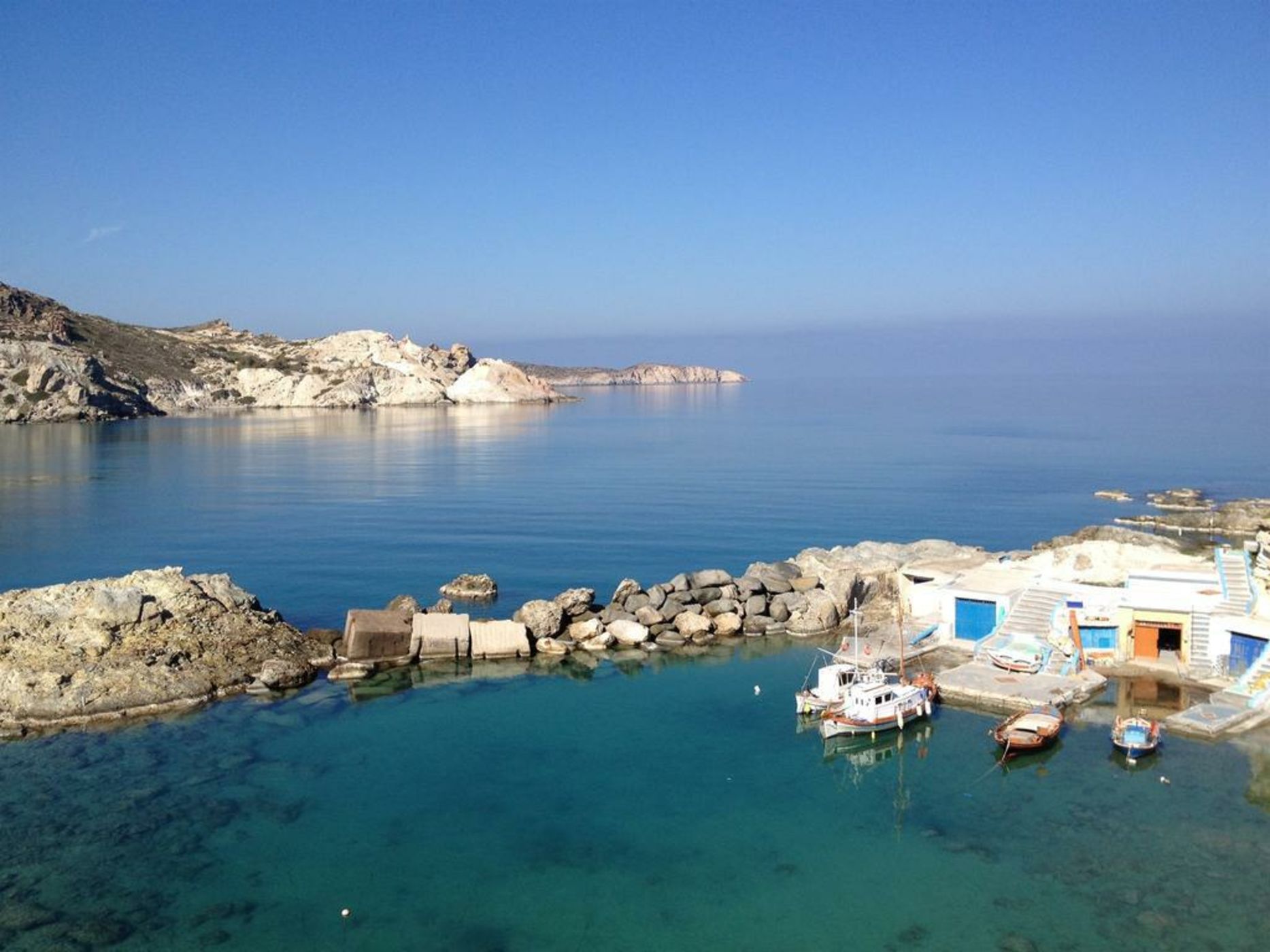 Aerides Mandrakia Milos