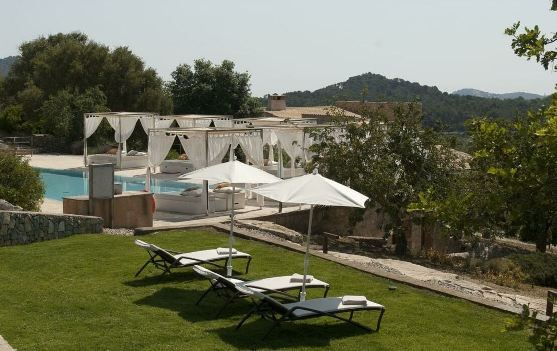 Cases de Son Barbassa Hotel & Restaurant, a Design Boutique Hotel