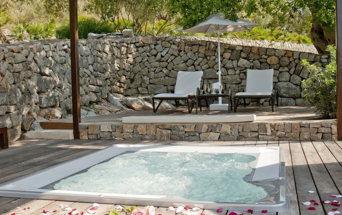 Cases de Son Barbassa Hotel & Restaurant, a Design Boutique Hotel